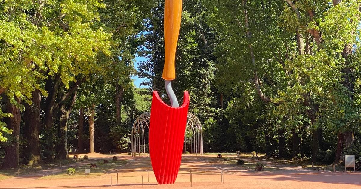 Plantoir, escultura de Claes Oldenburg no Parque de Serralves, Porto